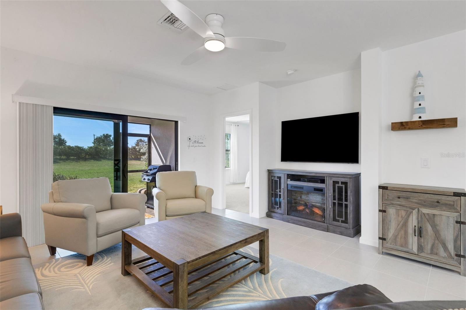 Image 22 of 49 For 6471 Silverstar Drive