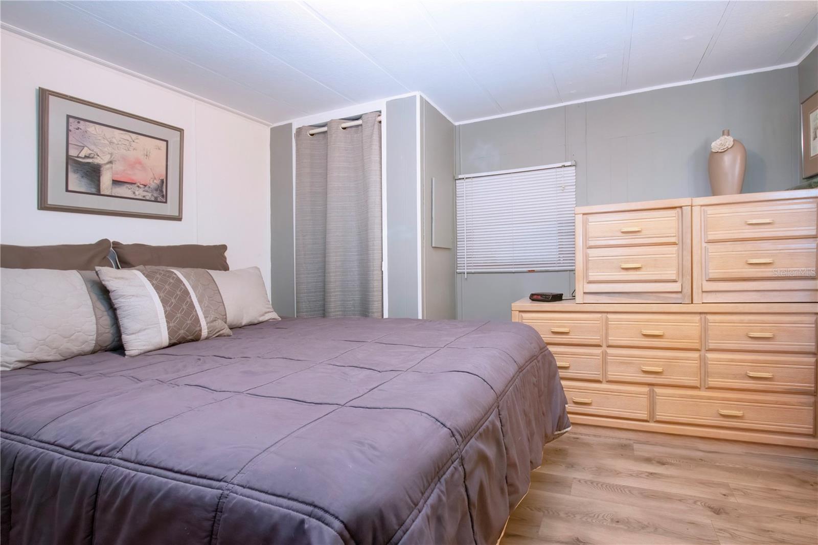 Image 23 of 66 For 420 49th Street E 116