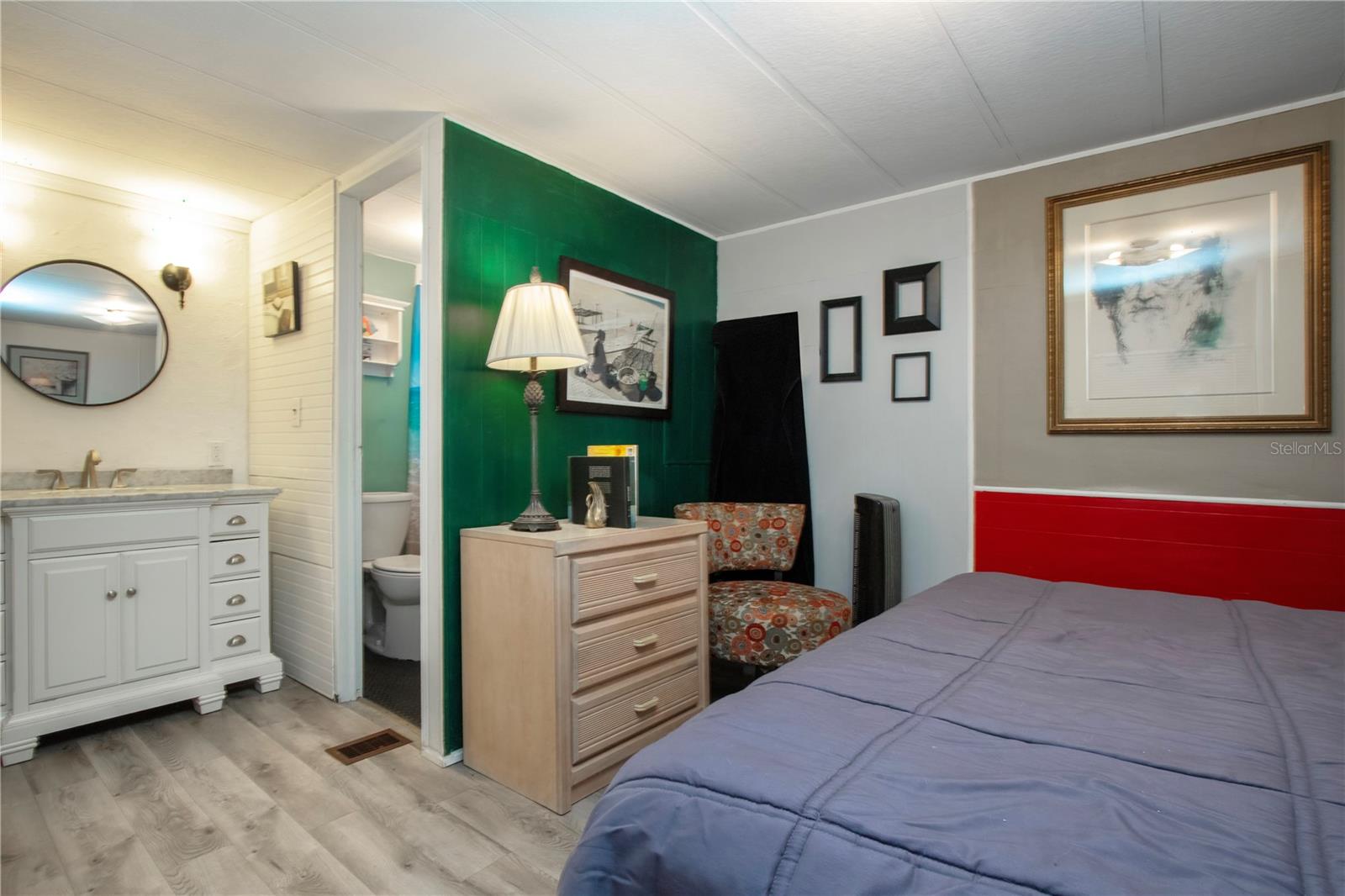 Image 26 of 66 For 420 49th Street E 116