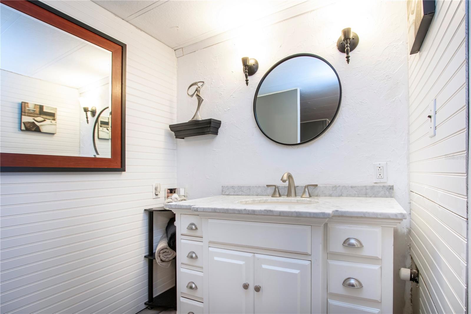 Image 27 of 66 For 420 49th Street E 116