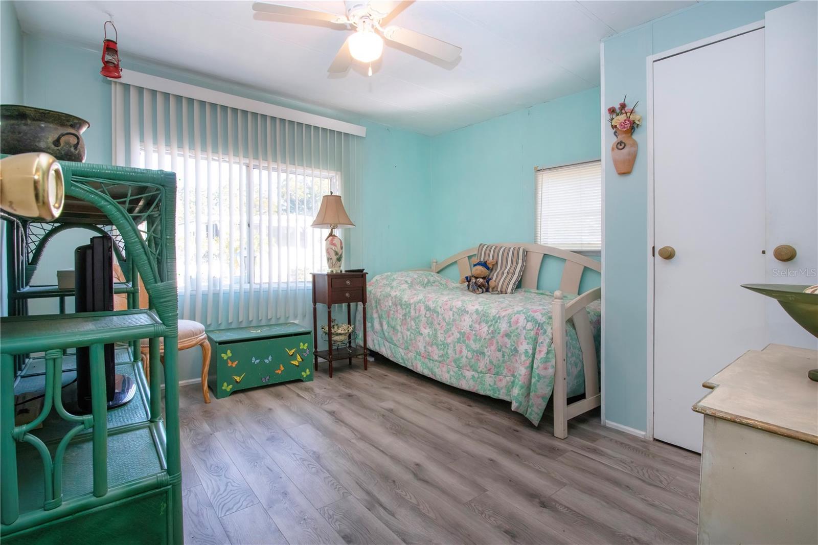 Image 31 of 66 For 420 49th Street E 116