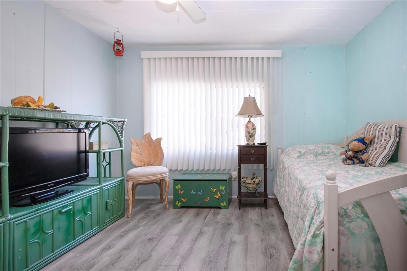 Image 32 of 66 For 420 49th Street E 116