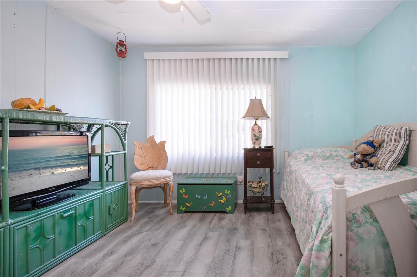 Image 33 of 66 For 420 49th Street E 116