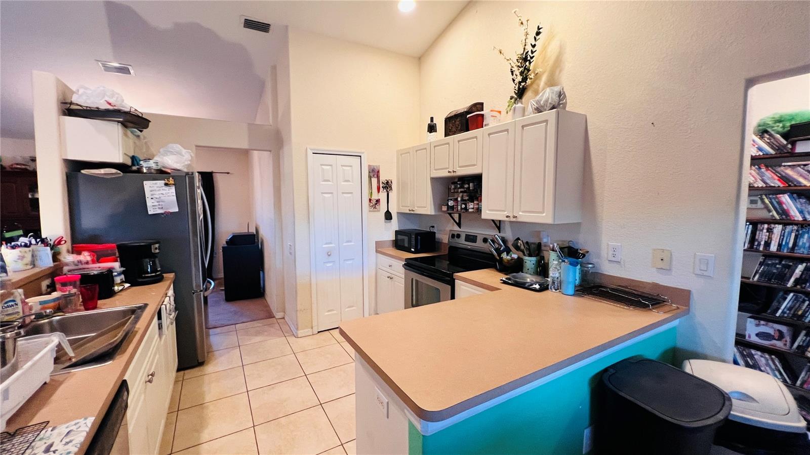 Image 7 of 31 For 12121 Helios Avenue