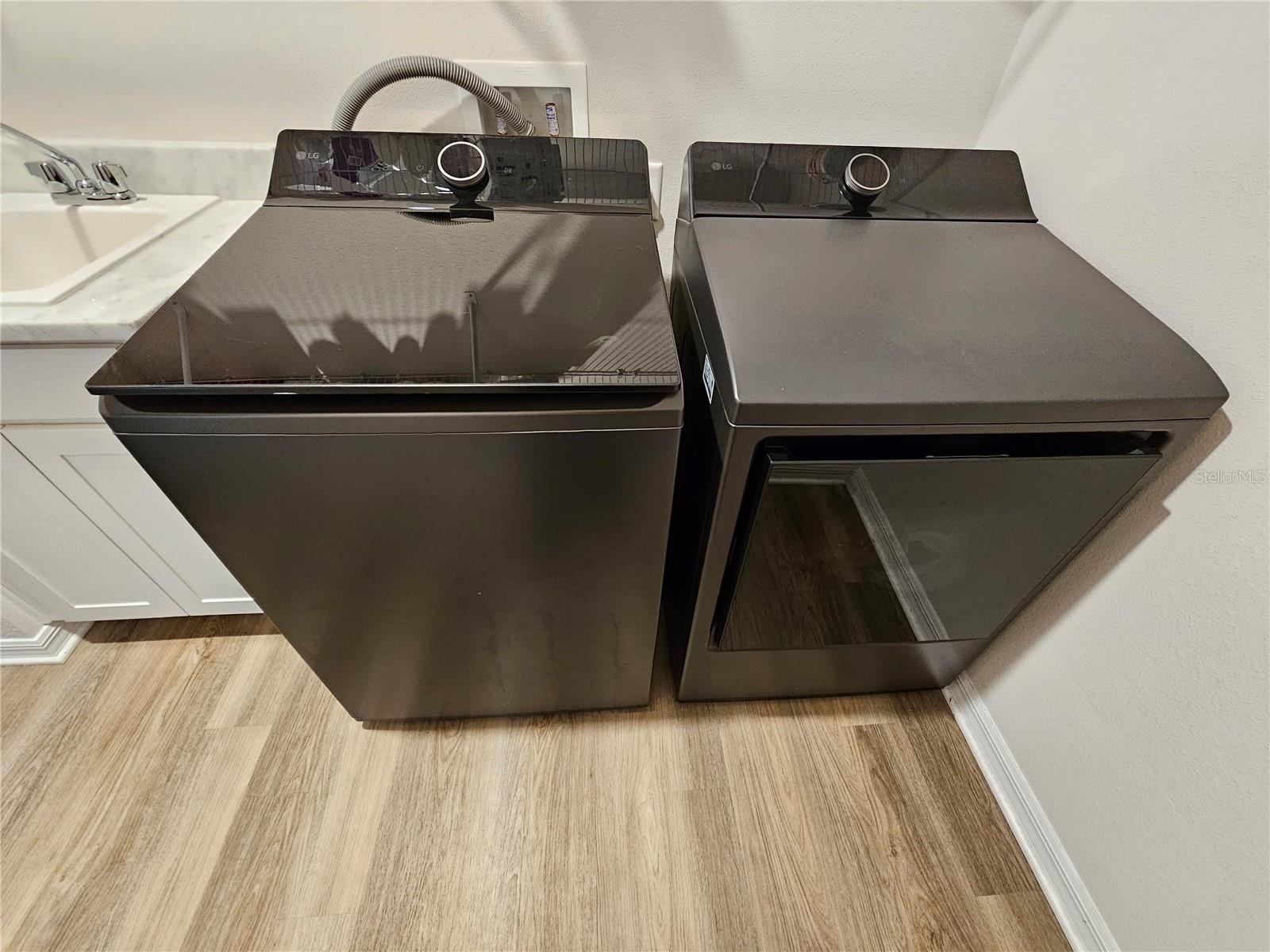 Image 27 of 42 For 11957 Kingsley Trail