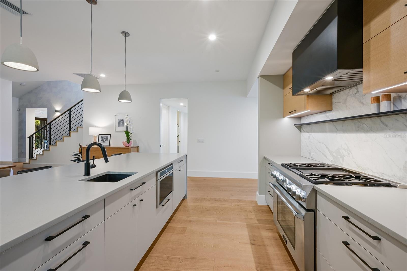 Image 16 of 86 For 948 Citrus Avenue