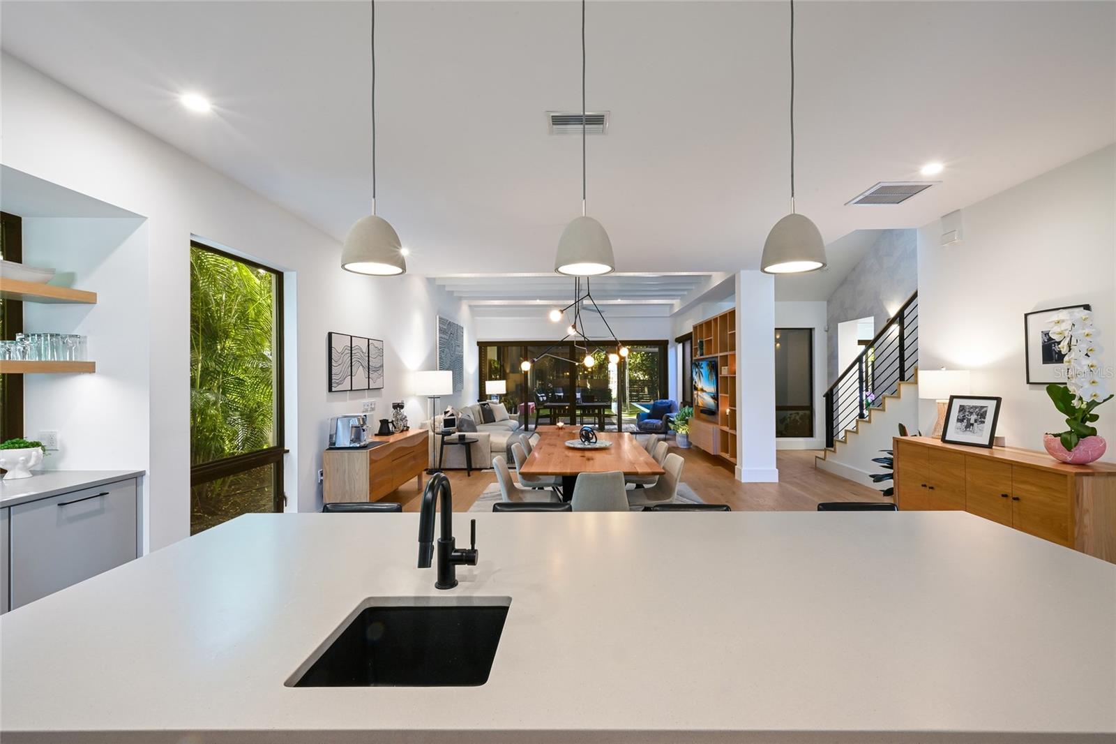 Image 21 of 86 For 948 Citrus Avenue