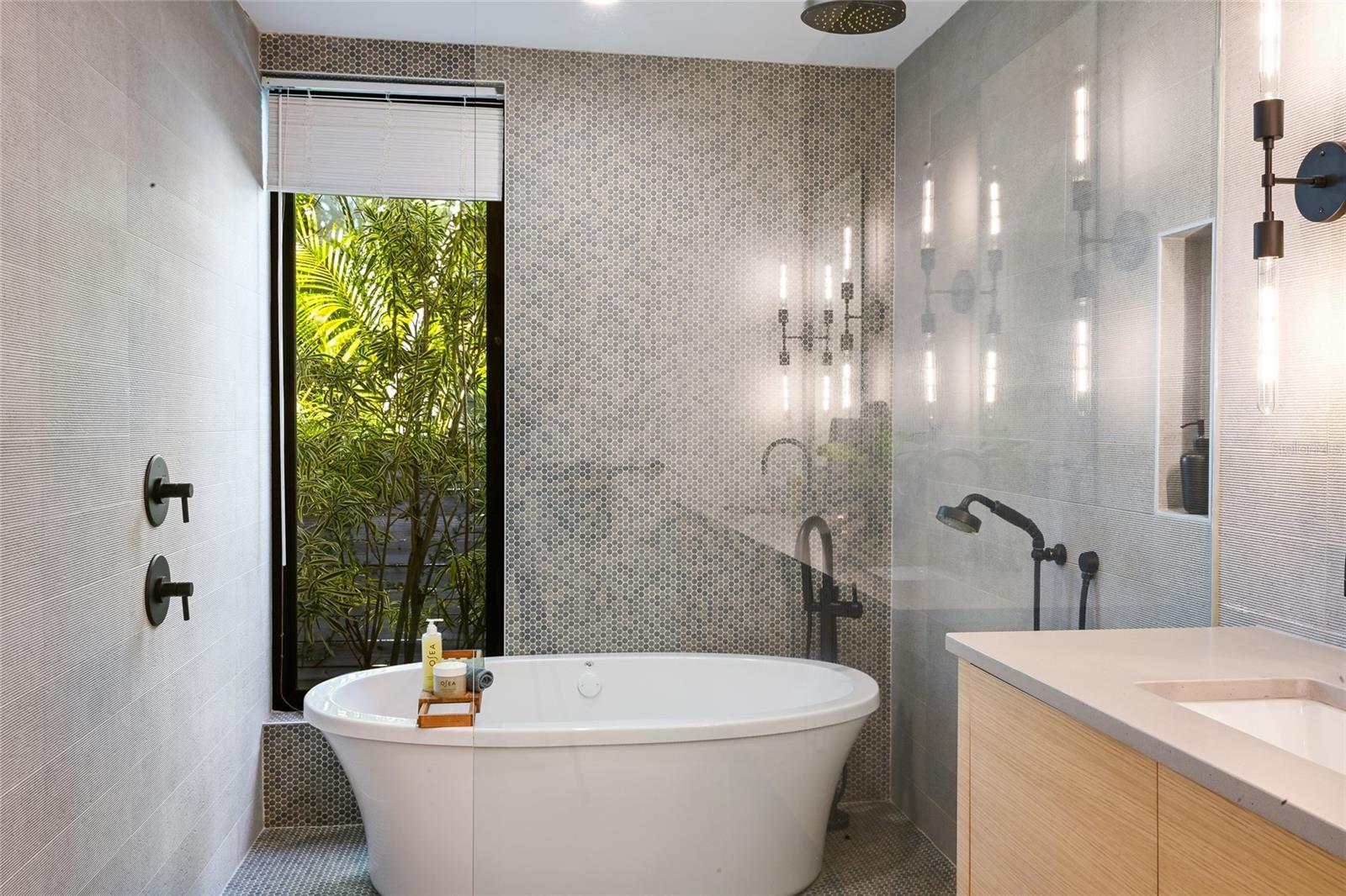 Image 56 of 86 For 948 Citrus Avenue