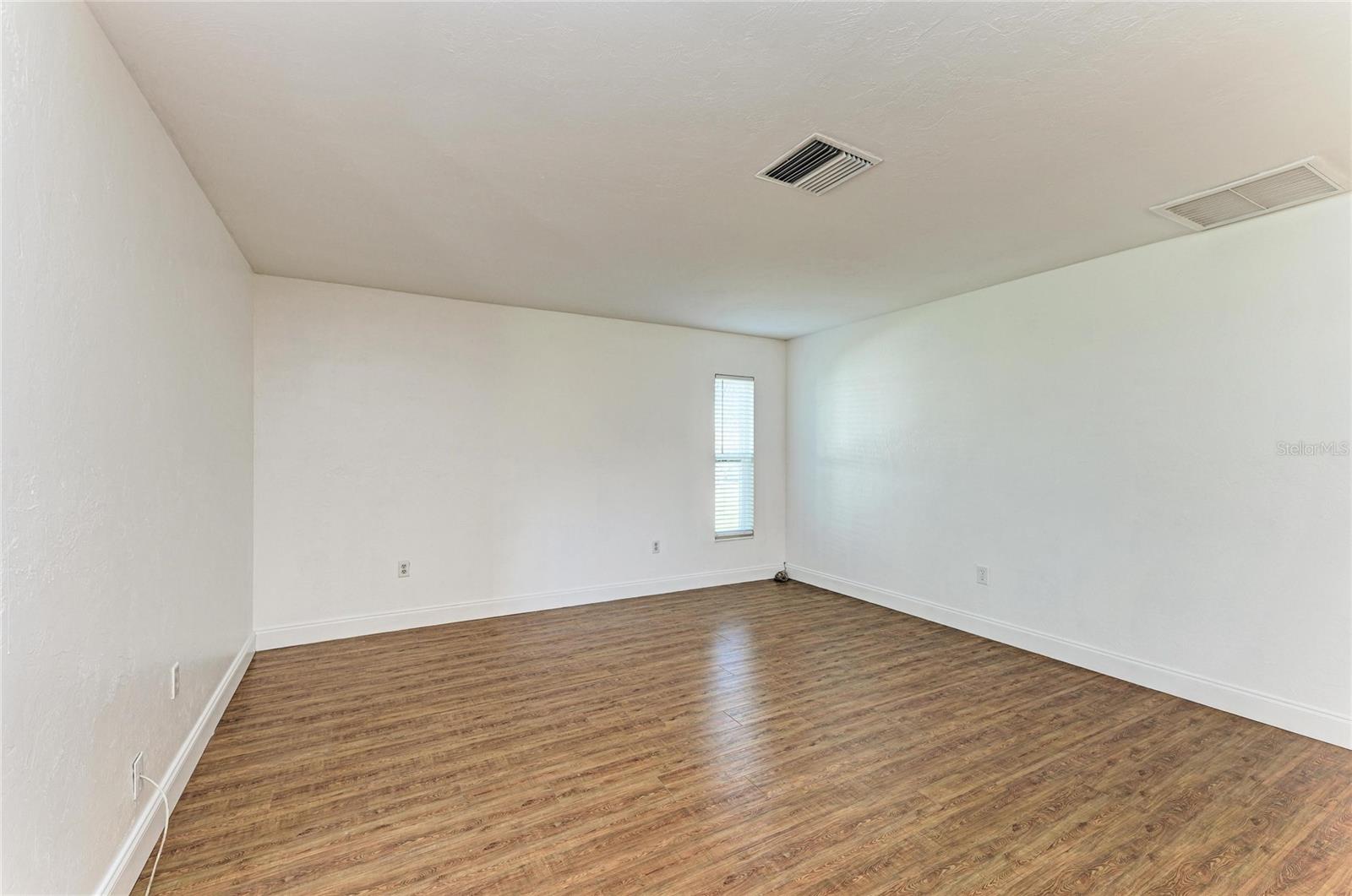 Image 10 of 52 For 3324 Westford Lane 112