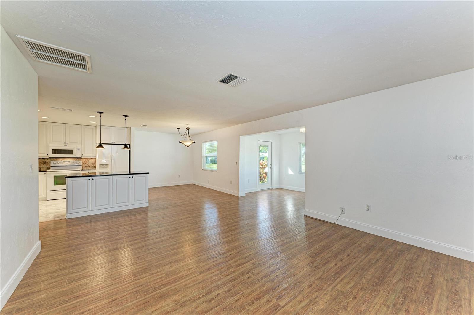 Image 11 of 52 For 3324 Westford Lane 112