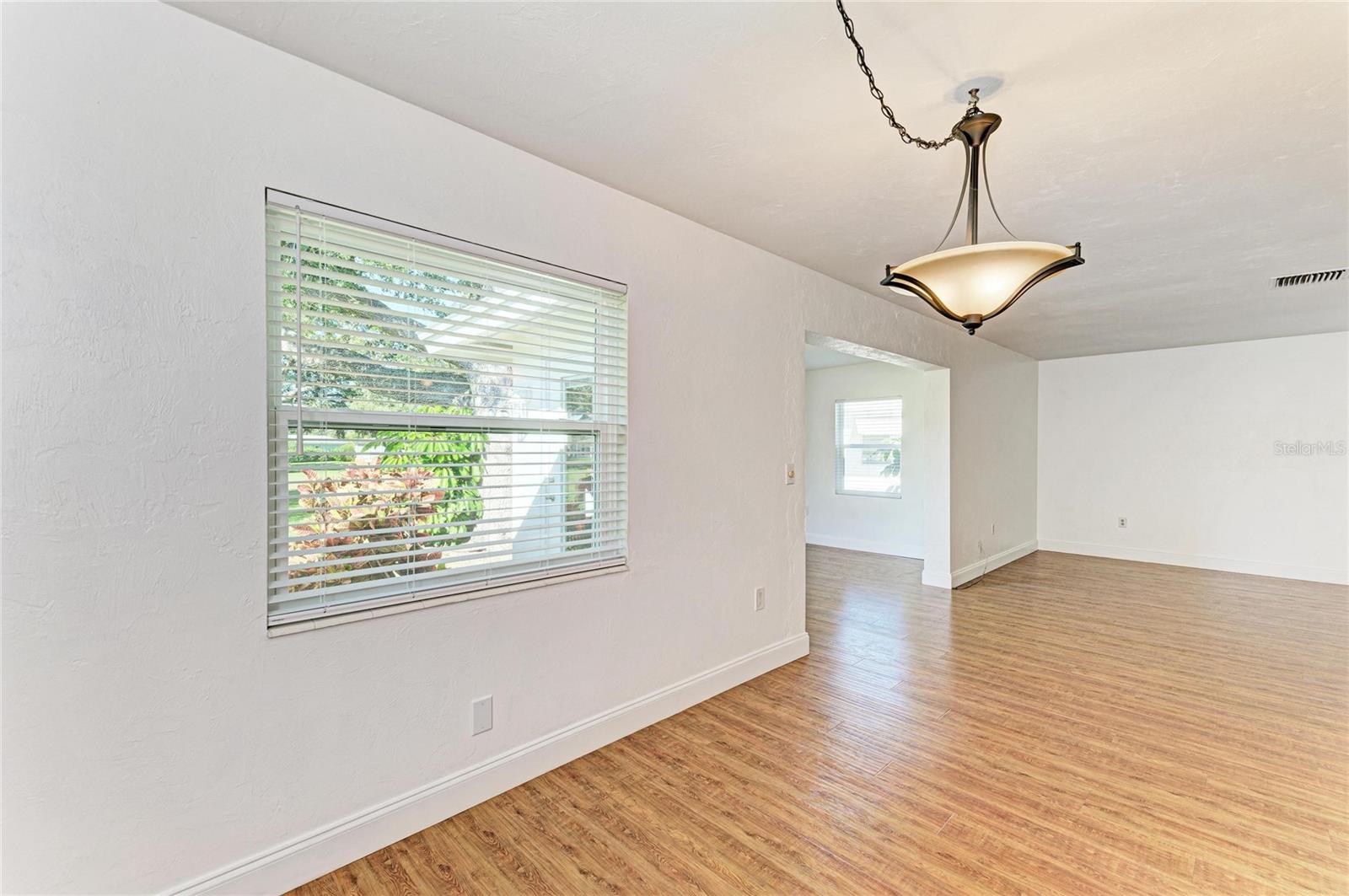 Image 16 of 52 For 3324 Westford Lane 112