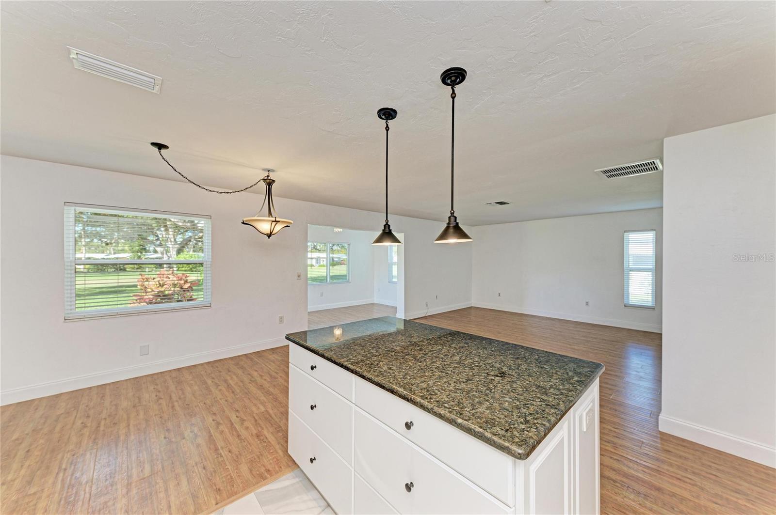 Image 24 of 52 For 3324 Westford Lane 112