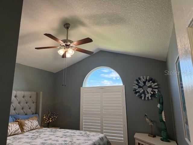 Image 22 of 43 For 6130 36th Lane E