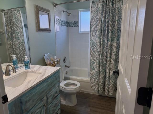 Image 25 of 43 For 6130 36th Lane E