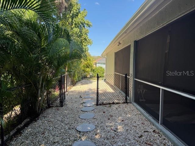 Image 32 of 43 For 6130 36th Lane E