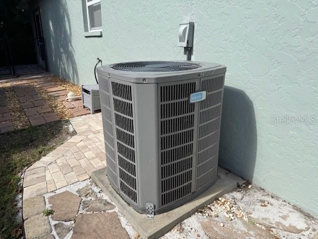 Image 38 of 43 For 6130 36th Lane E