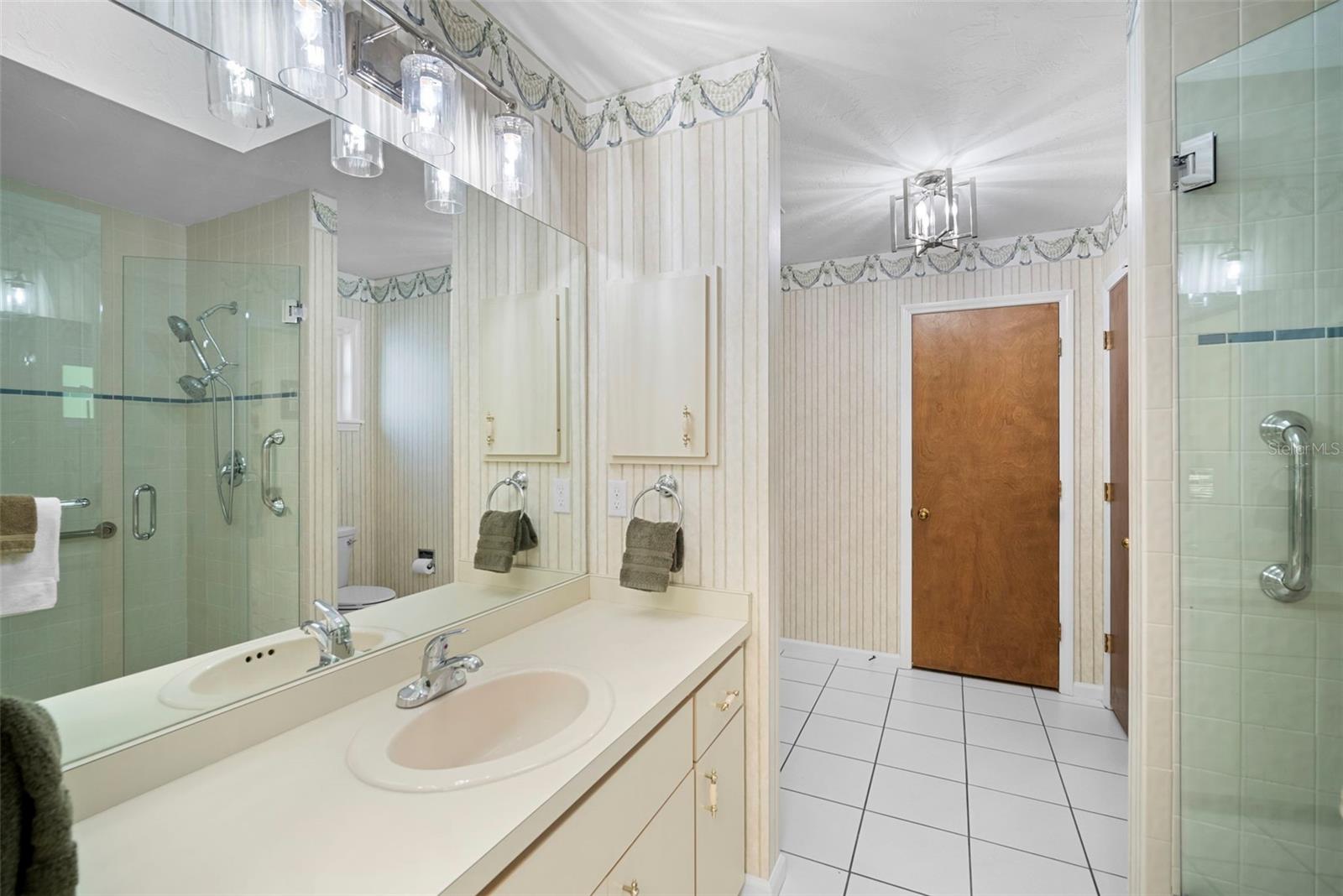 Image 36 of 49 For 6936 Arbor Oaks Circle