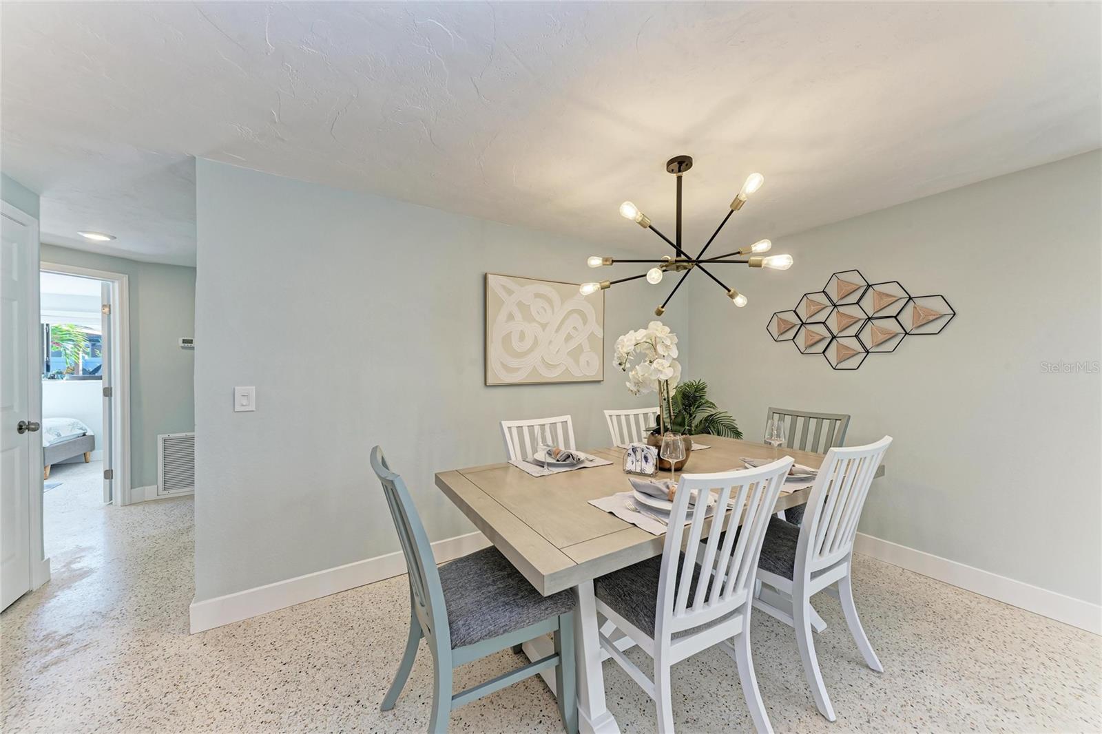 Image 14 of 40 For 730 Fox Street