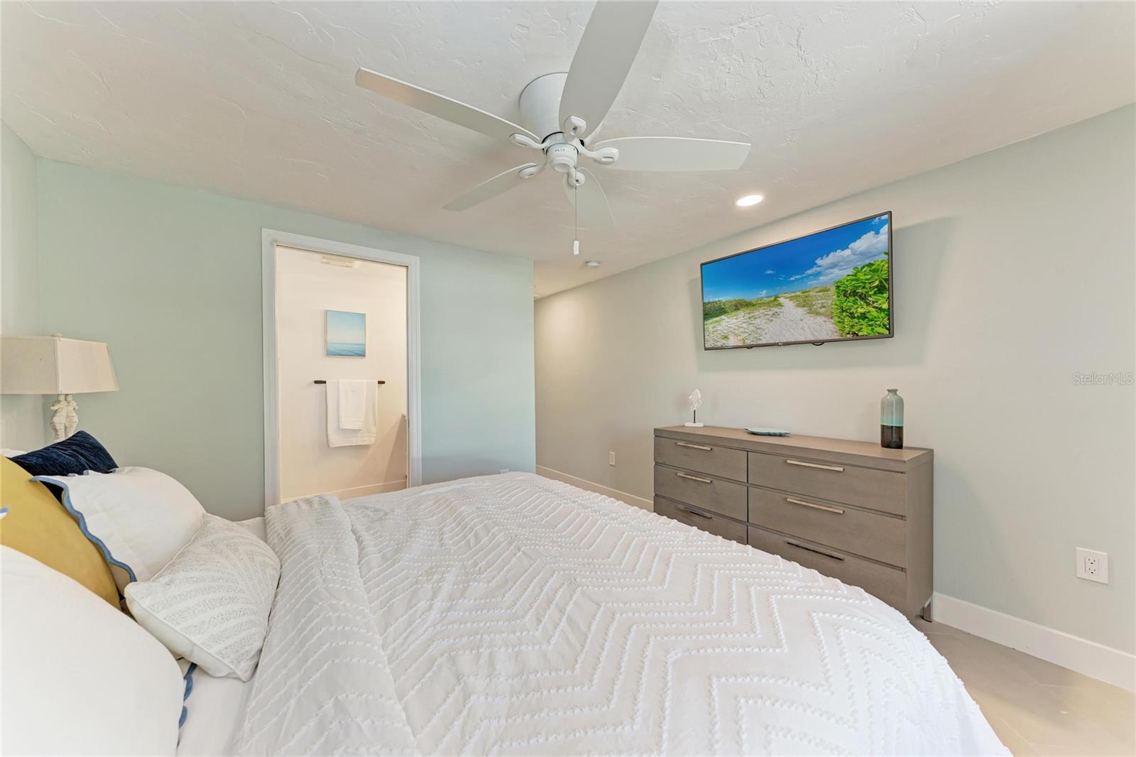 Image 19 of 40 For 730 Fox Street