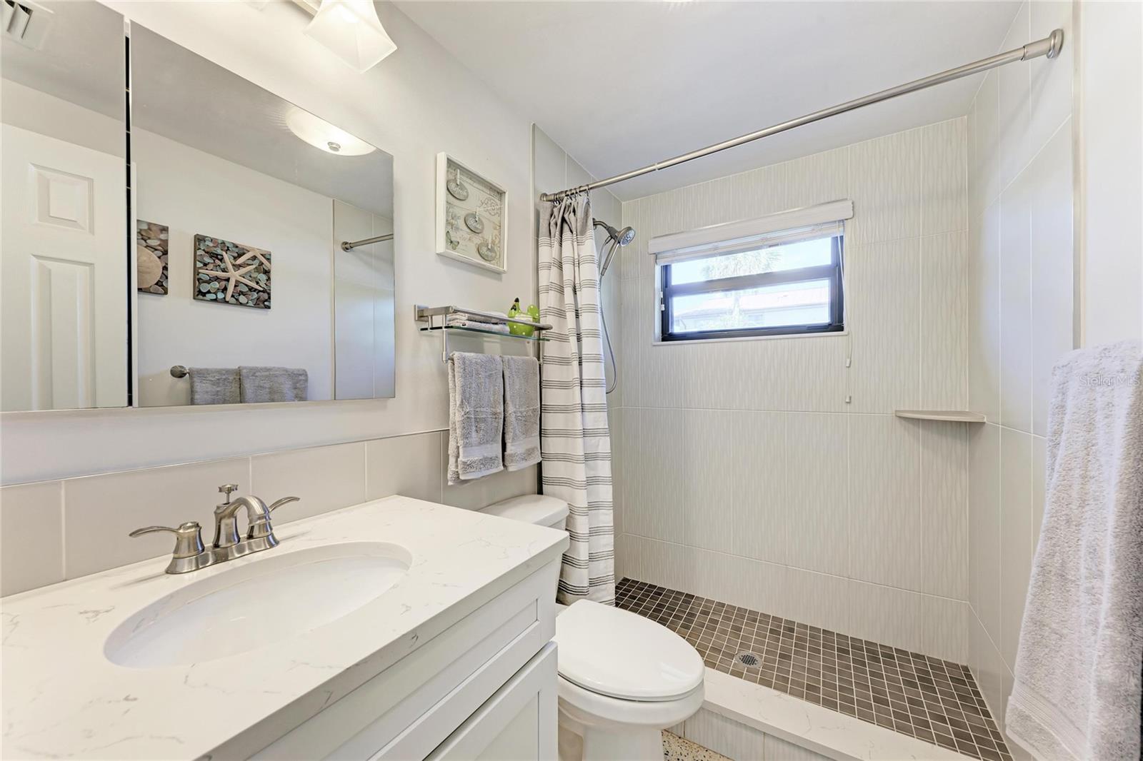 Image 26 of 40 For 730 Fox Street