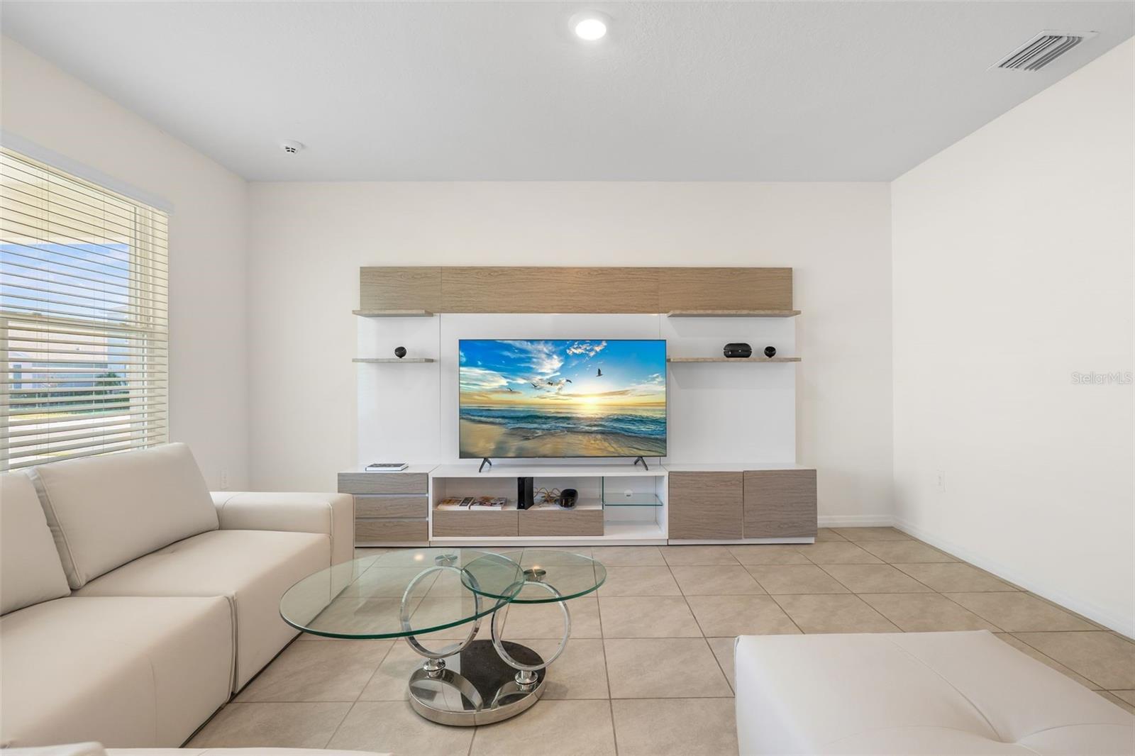 Image 6 of 32 For 5121 Sultana Cove