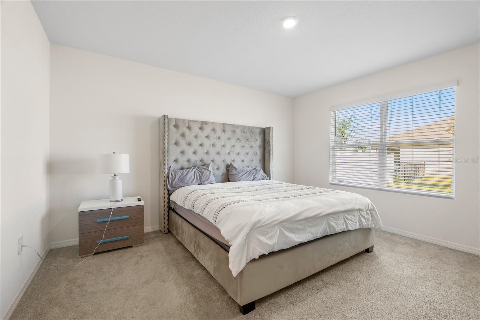 Image 7 of 32 For 5121 Sultana Cove