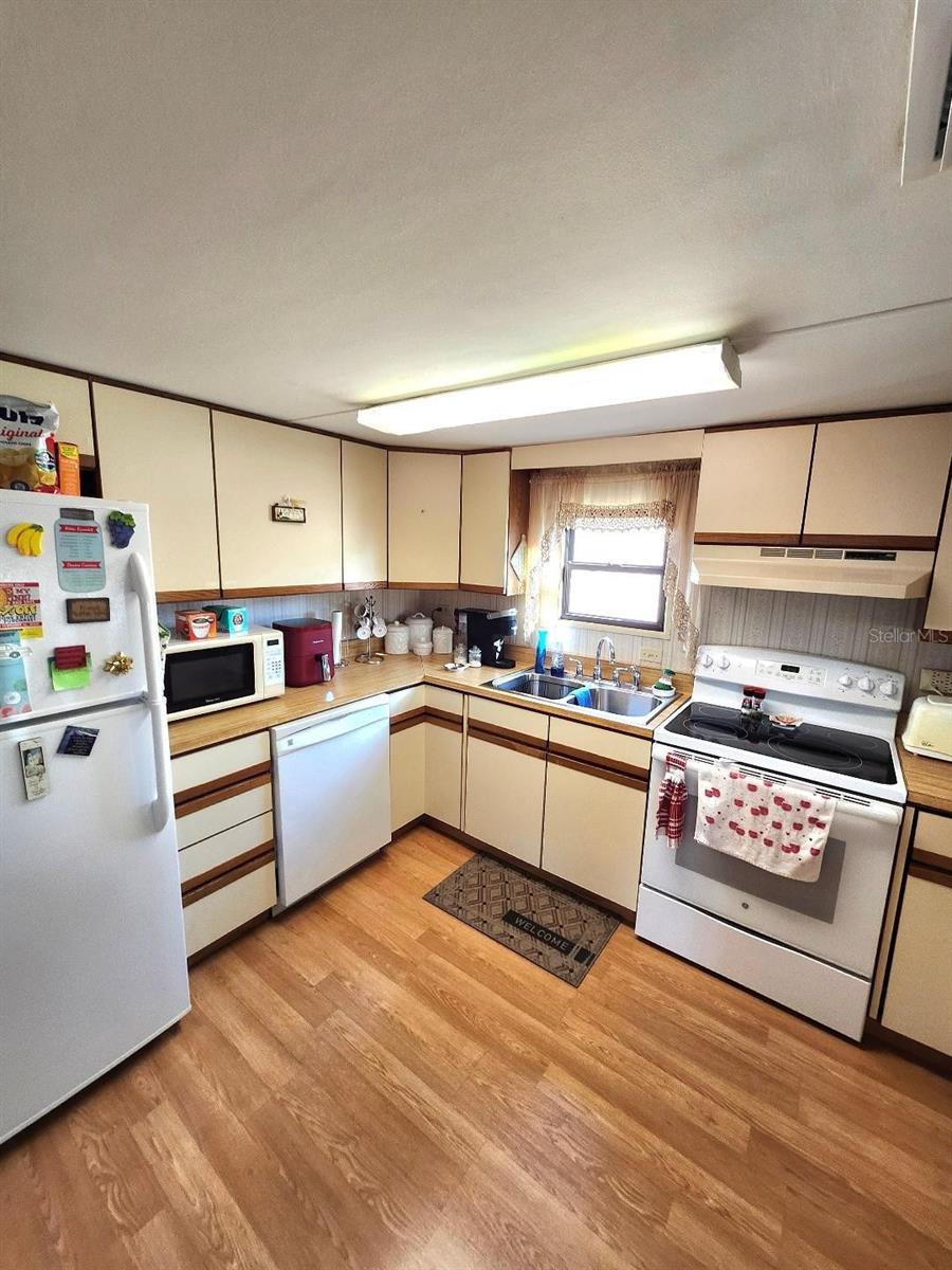 Image 20 of 58 For 2003 Minnesota Avenue