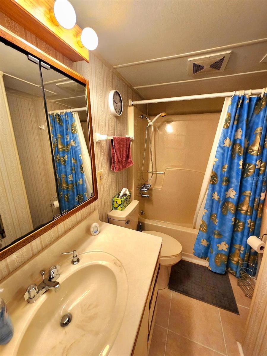 Image 27 of 58 For 2003 Minnesota Avenue