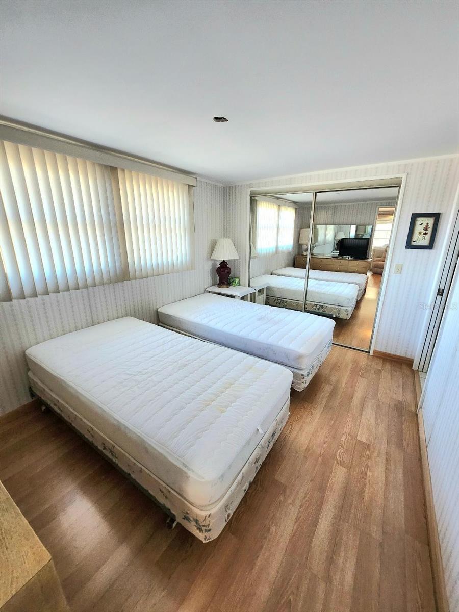 Image 28 of 58 For 2003 Minnesota Avenue