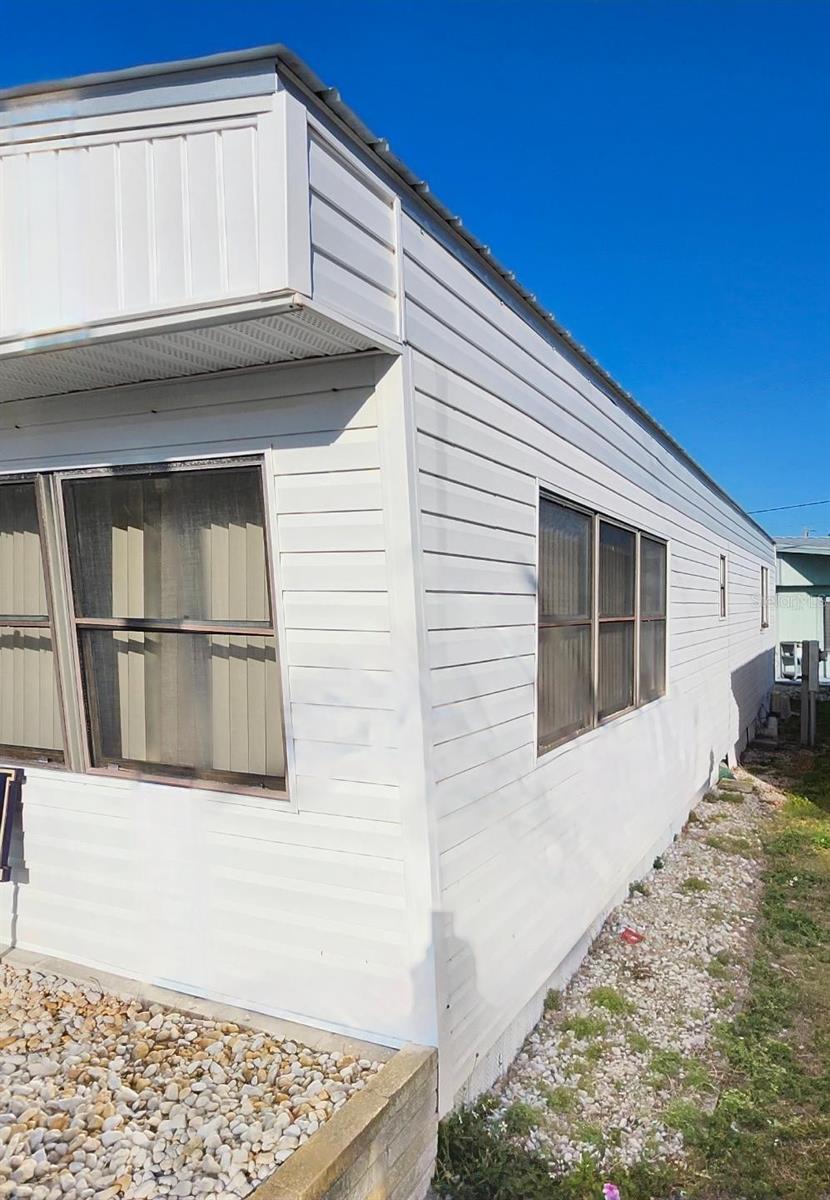 Image 3 of 58 For 2003 Minnesota Avenue