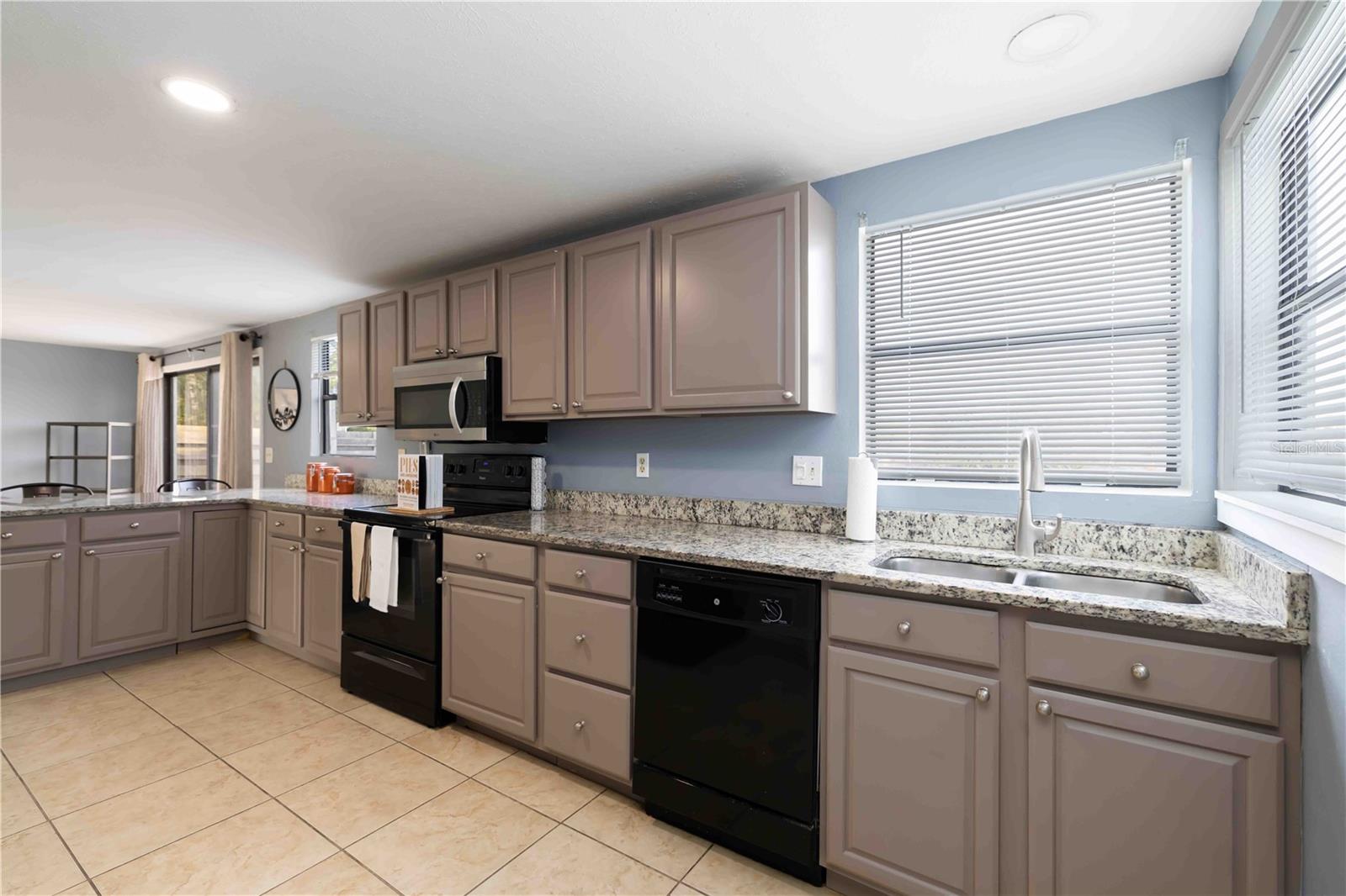 Image 10 of 26 For 5211 Cedar Hammock Court