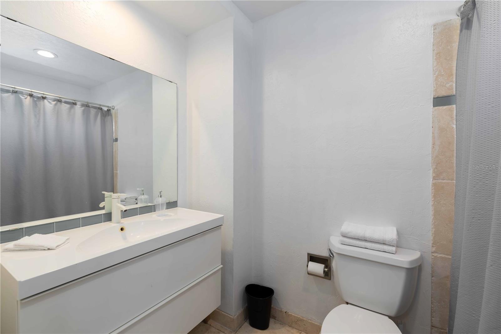 Image 20 of 26 For 5211 Cedar Hammock Court