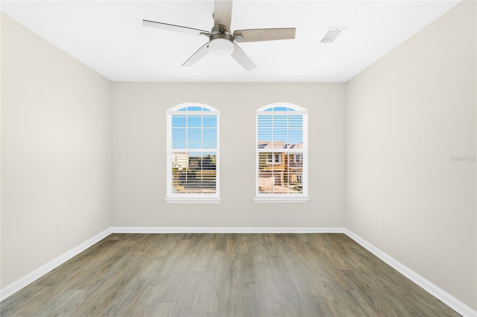 Image 33 of 72 For 12204 Trailhead Drive