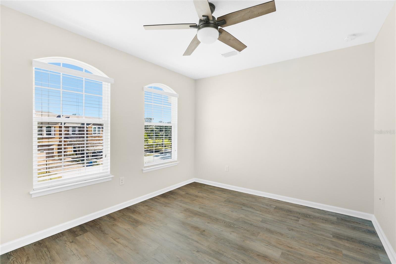 Image 34 of 72 For 12204 Trailhead Drive