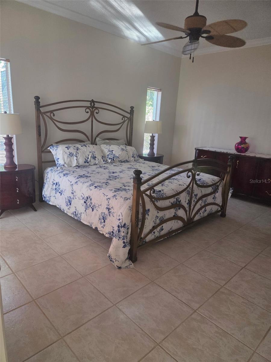 Image 11 of 24 For 4547 Del Sol Boulevard S