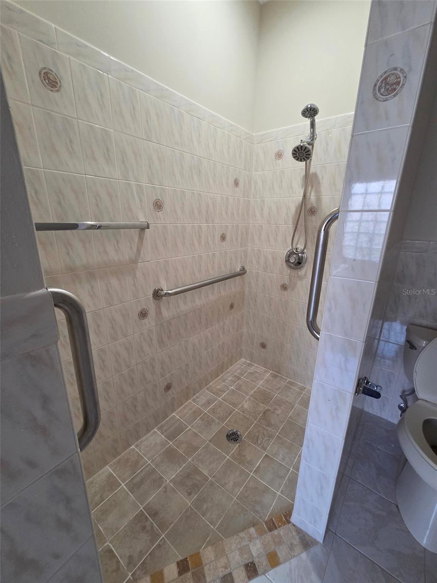 Image 14 of 24 For 4547 Del Sol Boulevard S