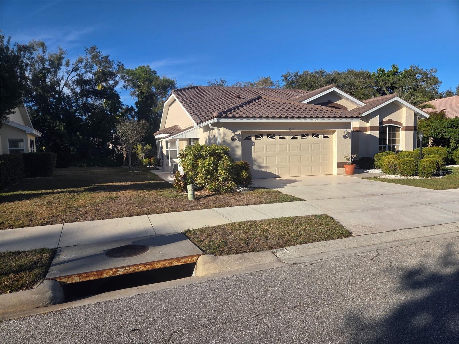 Image 2 of 24 For 4547 Del Sol Boulevard S