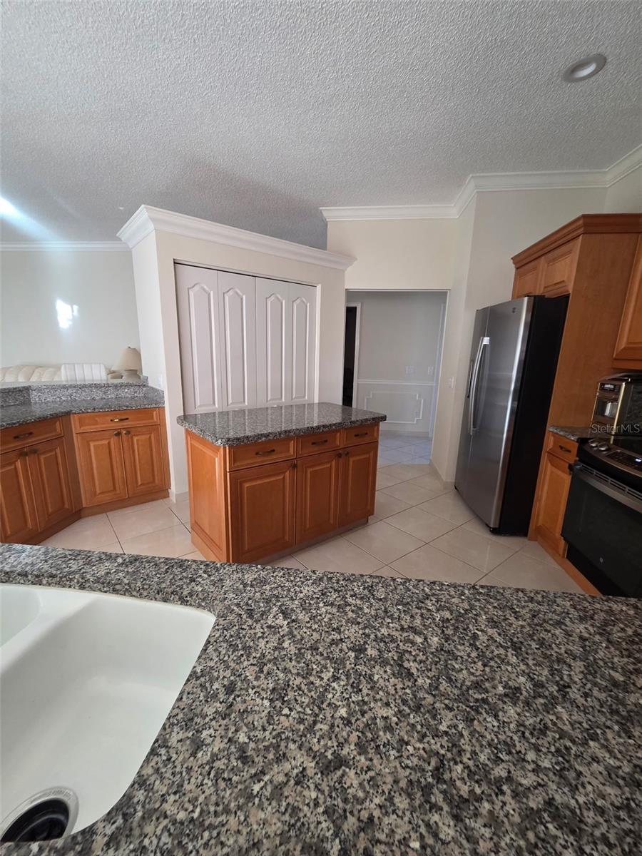 Image 20 of 24 For 4547 Del Sol Boulevard S