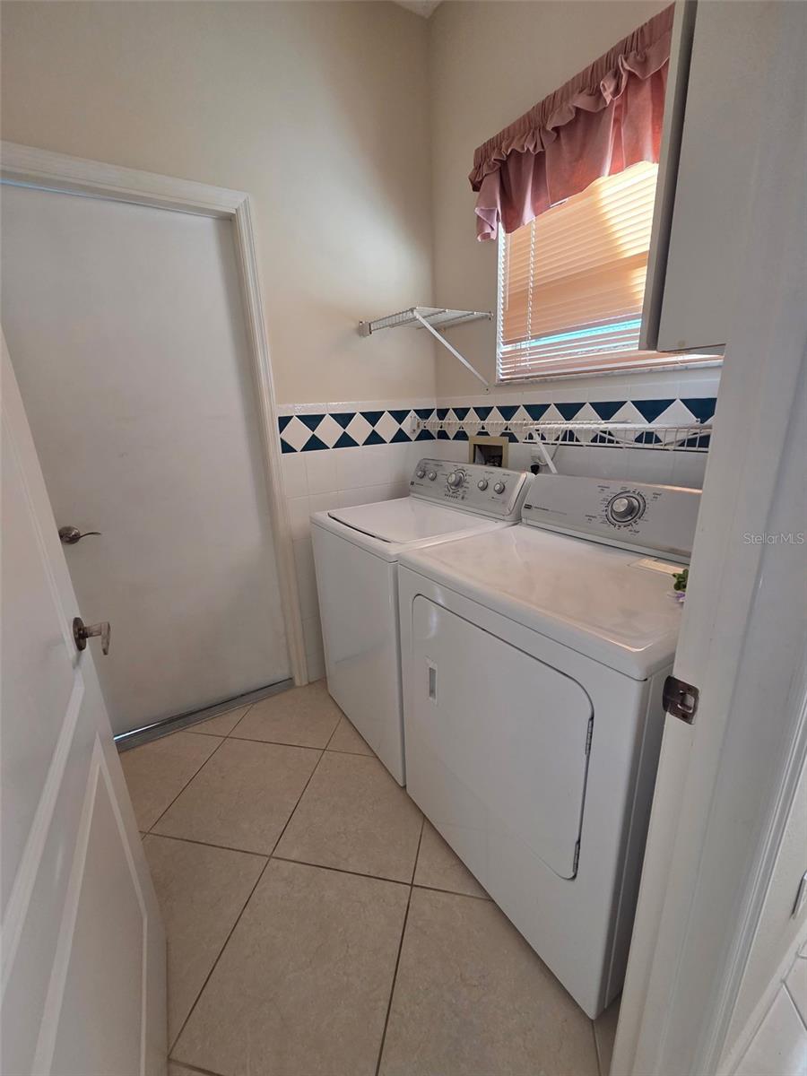 Image 22 of 24 For 4547 Del Sol Boulevard S