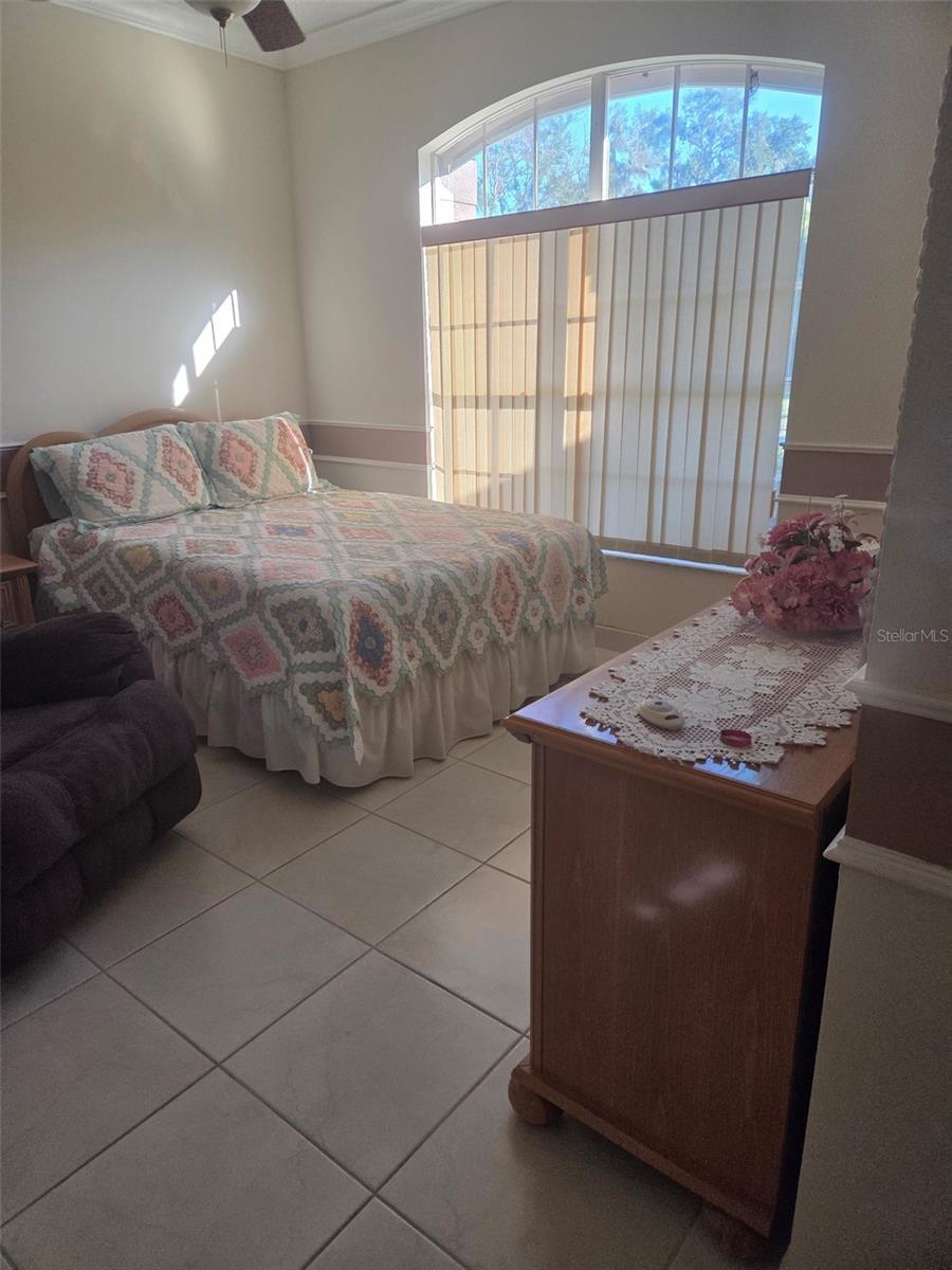 Image 6 of 24 For 4547 Del Sol Boulevard S