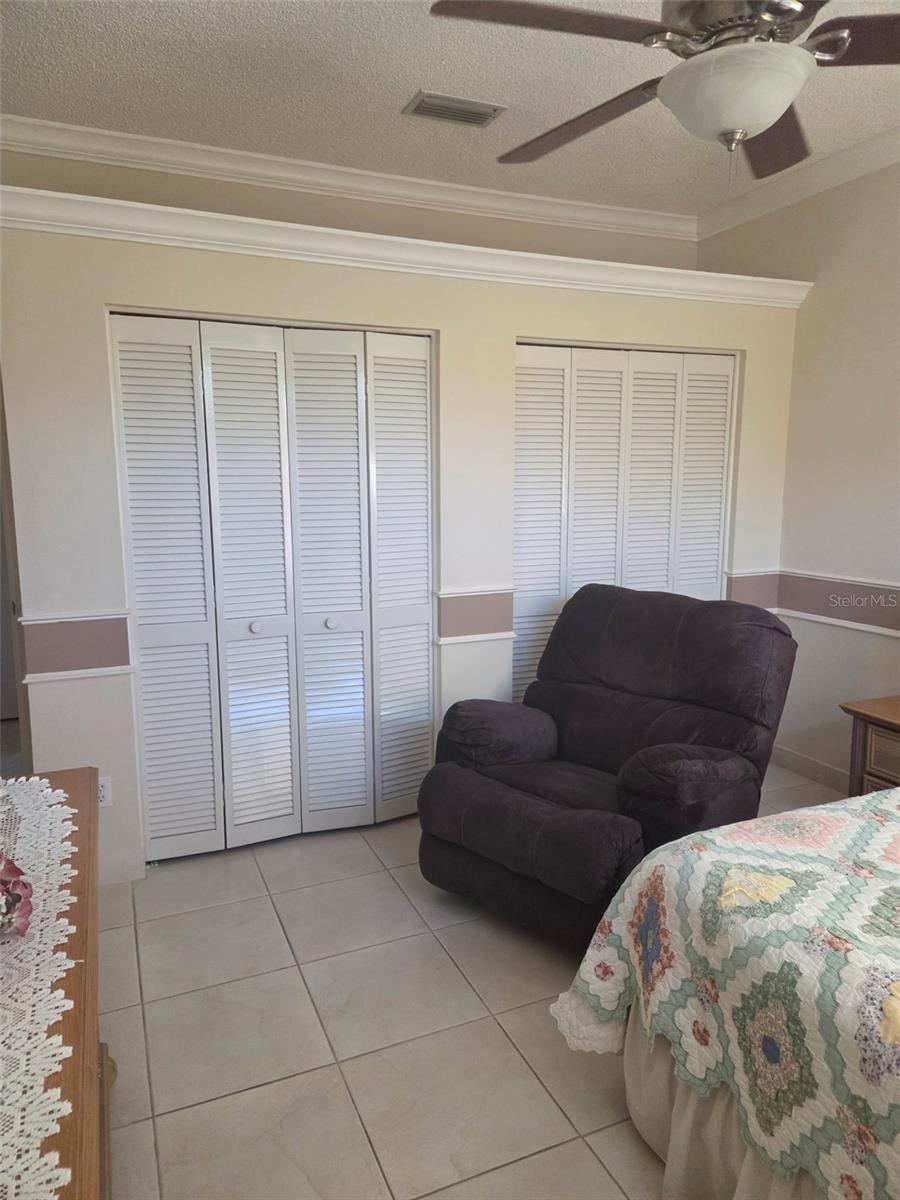 Image 7 of 24 For 4547 Del Sol Boulevard S