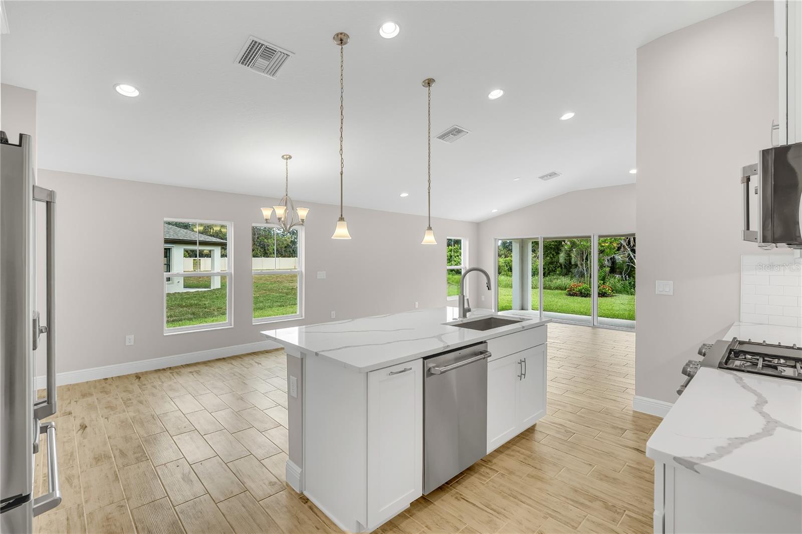 Image 13 of 39 For 12468 Oak Hill Way