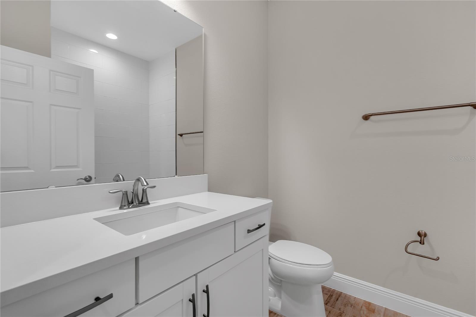 Image 19 of 39 For 12468 Oak Hill Way