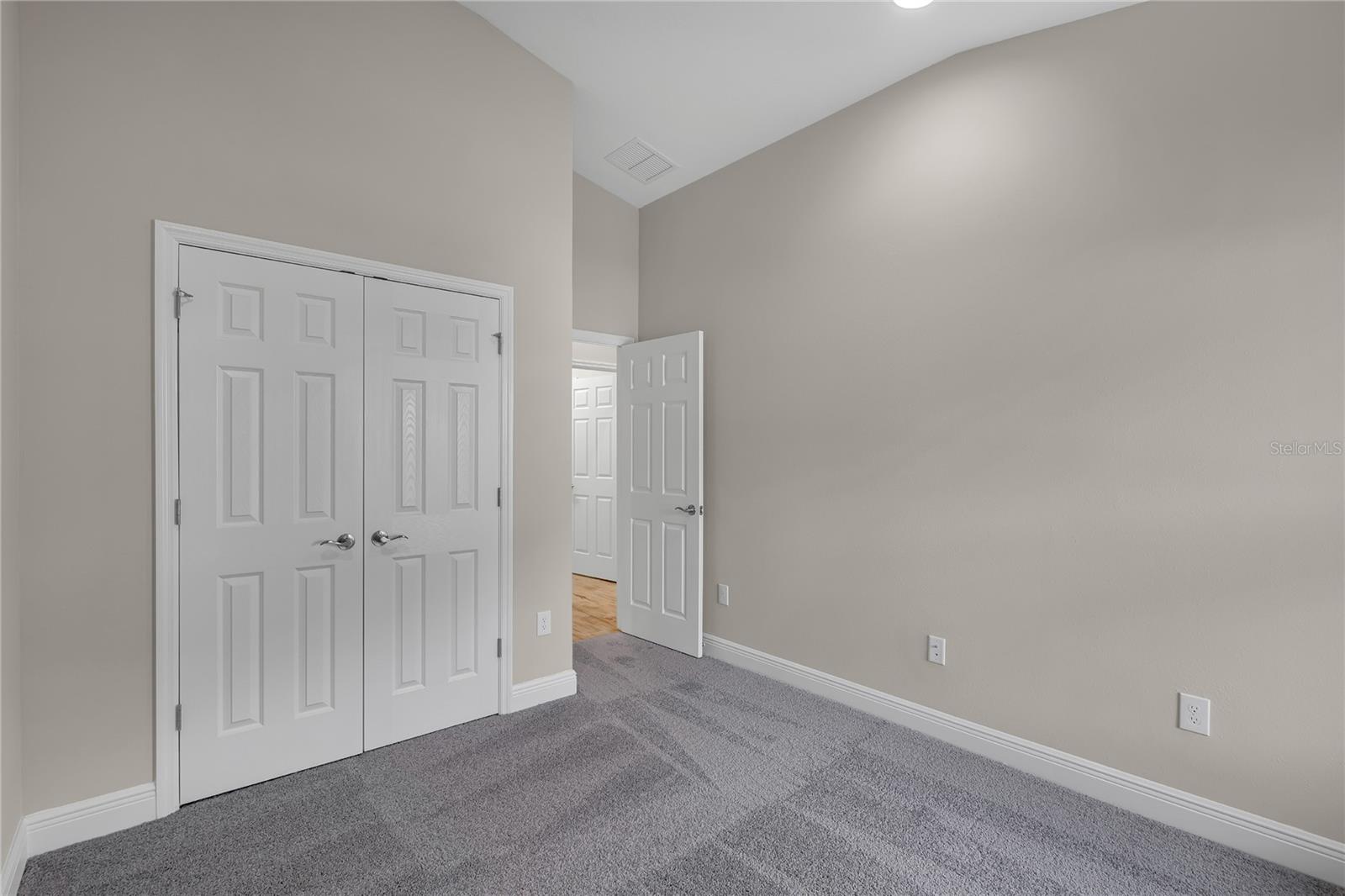 Image 22 of 39 For 12468 Oak Hill Way