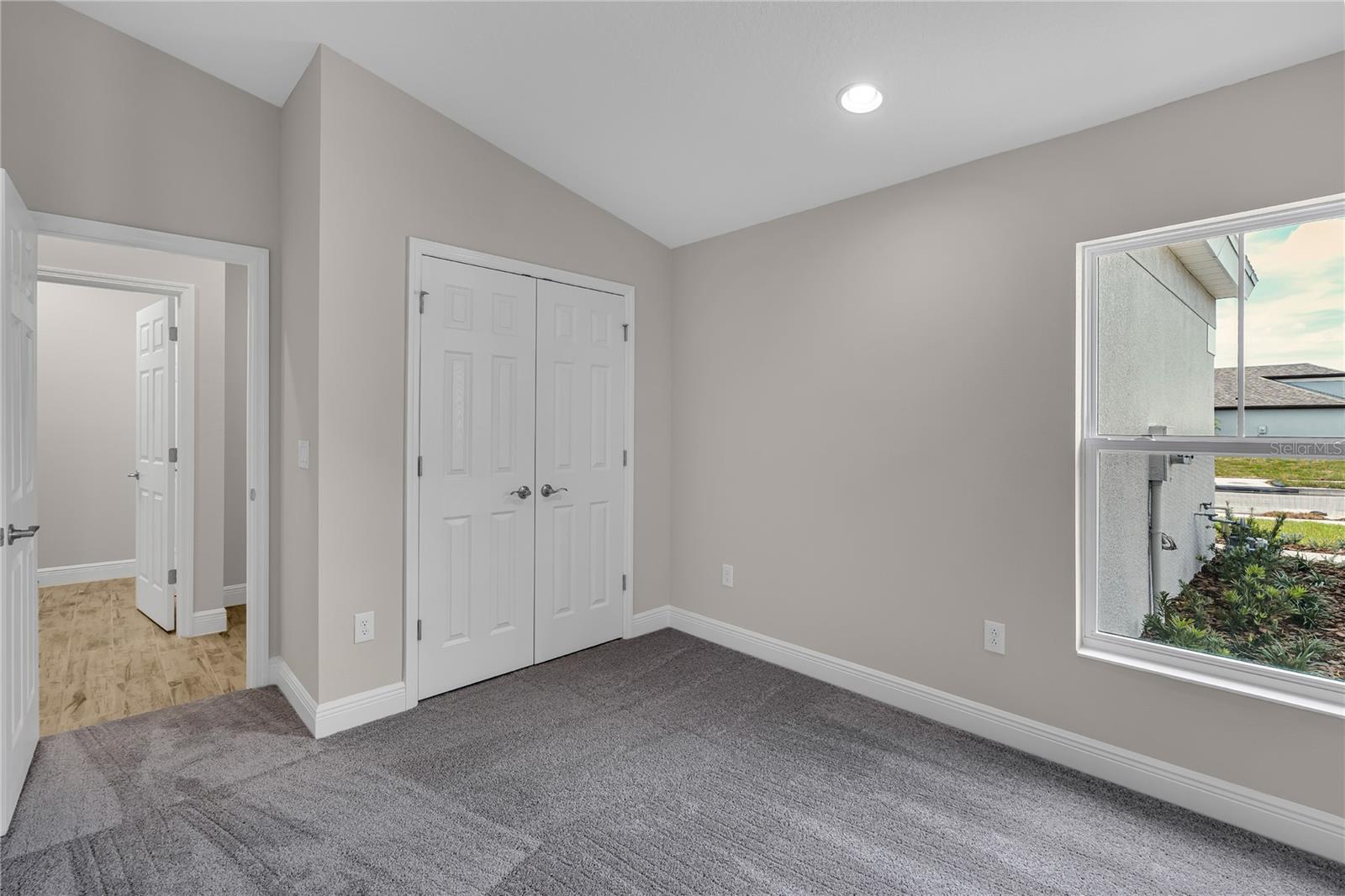 Image 24 of 39 For 12468 Oak Hill Way