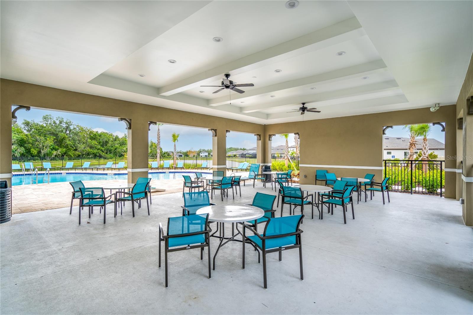 Image 34 of 39 For 12468 Oak Hill Way