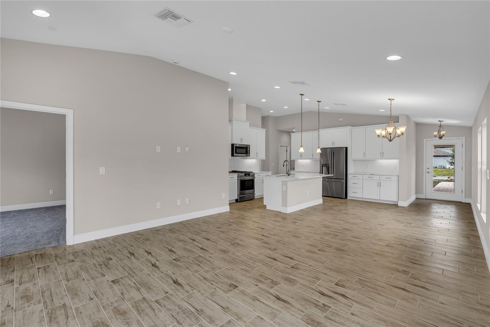 Image 5 of 39 For 12468 Oak Hill Way