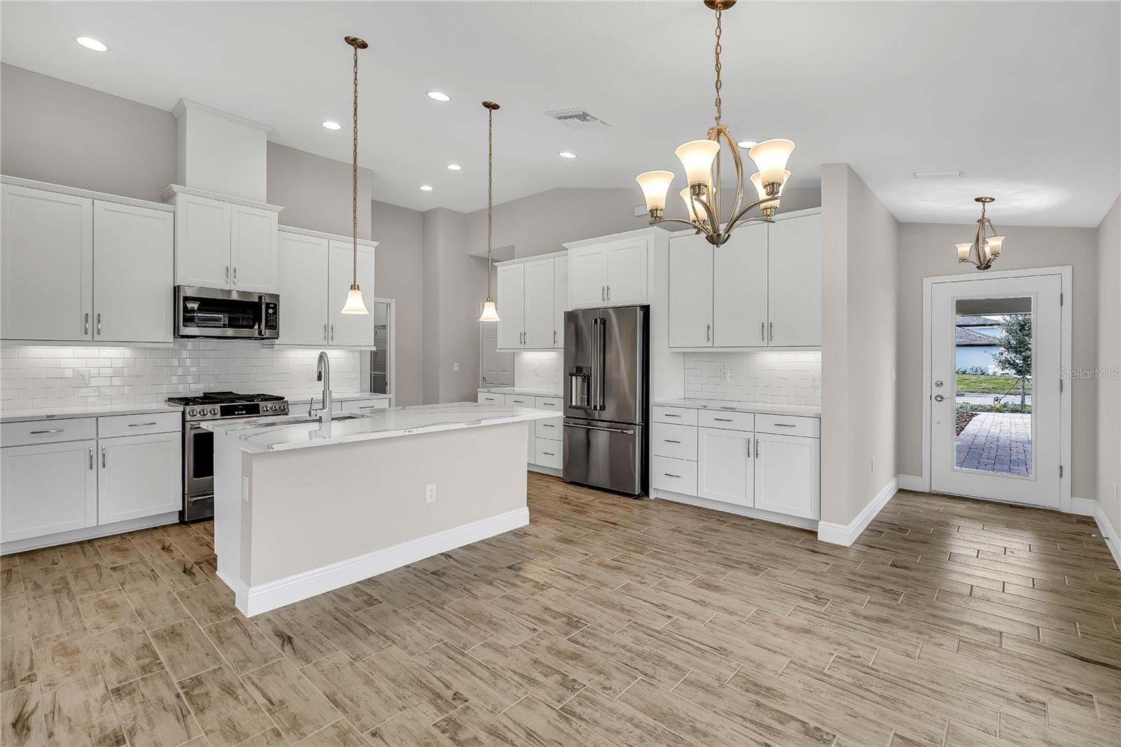 Image 7 of 39 For 12468 Oak Hill Way