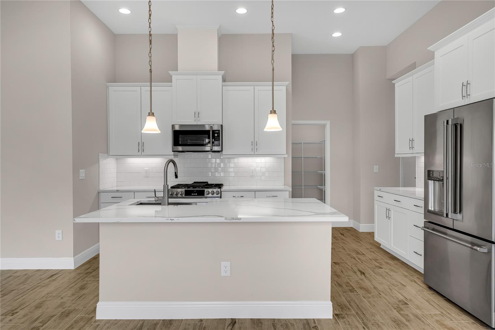 Image 8 of 39 For 12468 Oak Hill Way