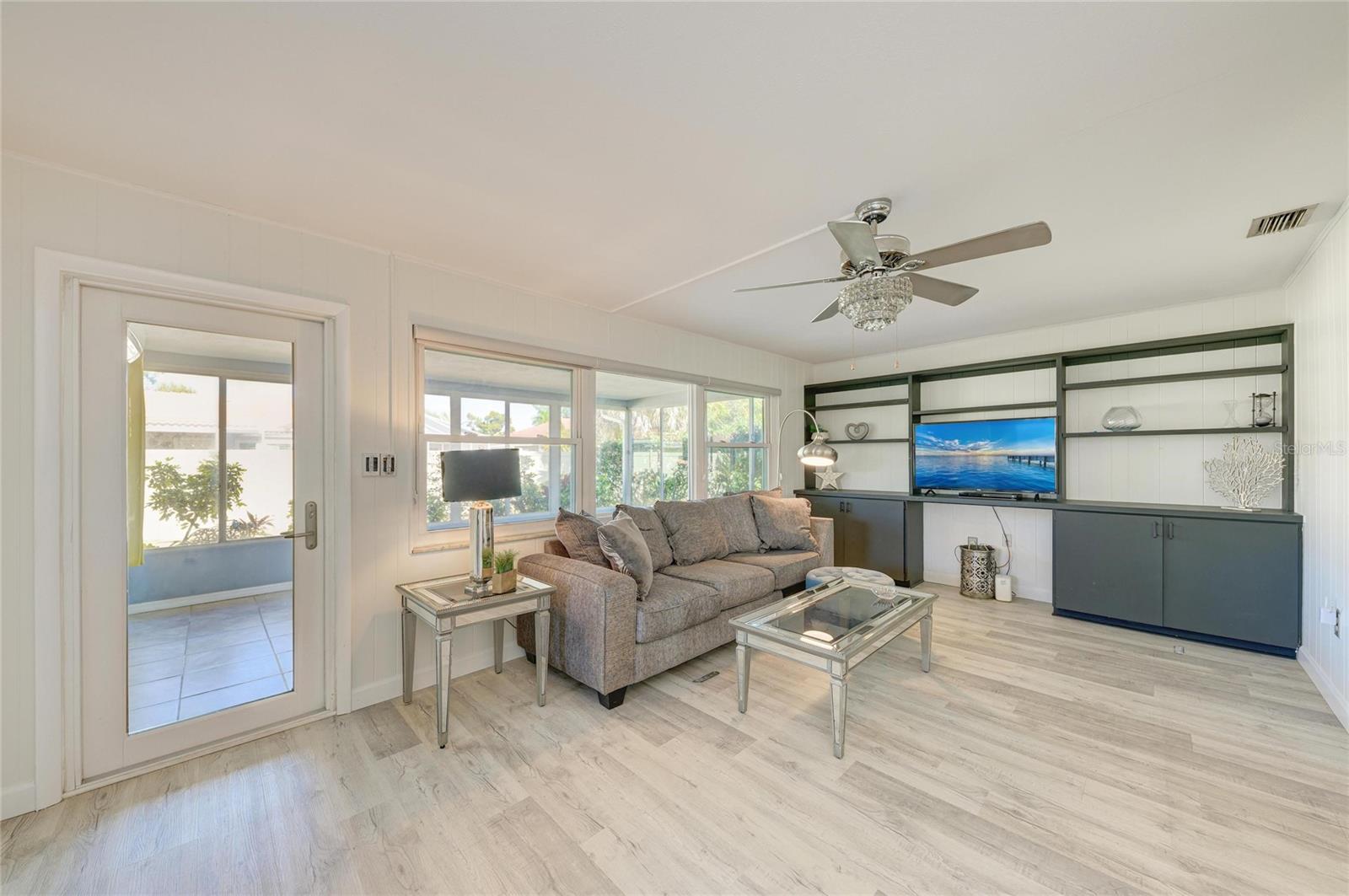 Image 11 of 38 For 3368 Sheffield Circle